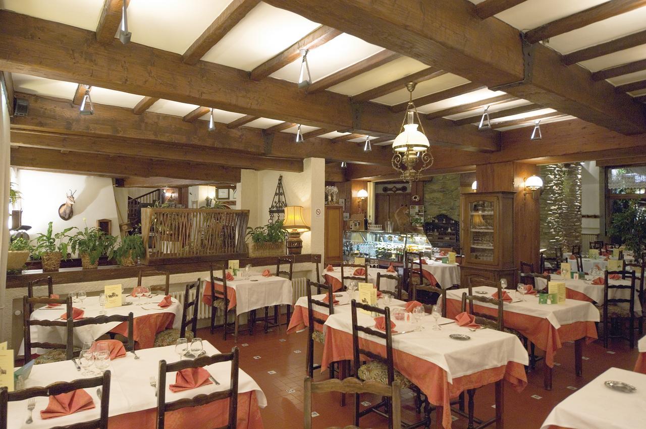 Logis Hotel Restaurant Planes Сайагуз Экстерьер фото
