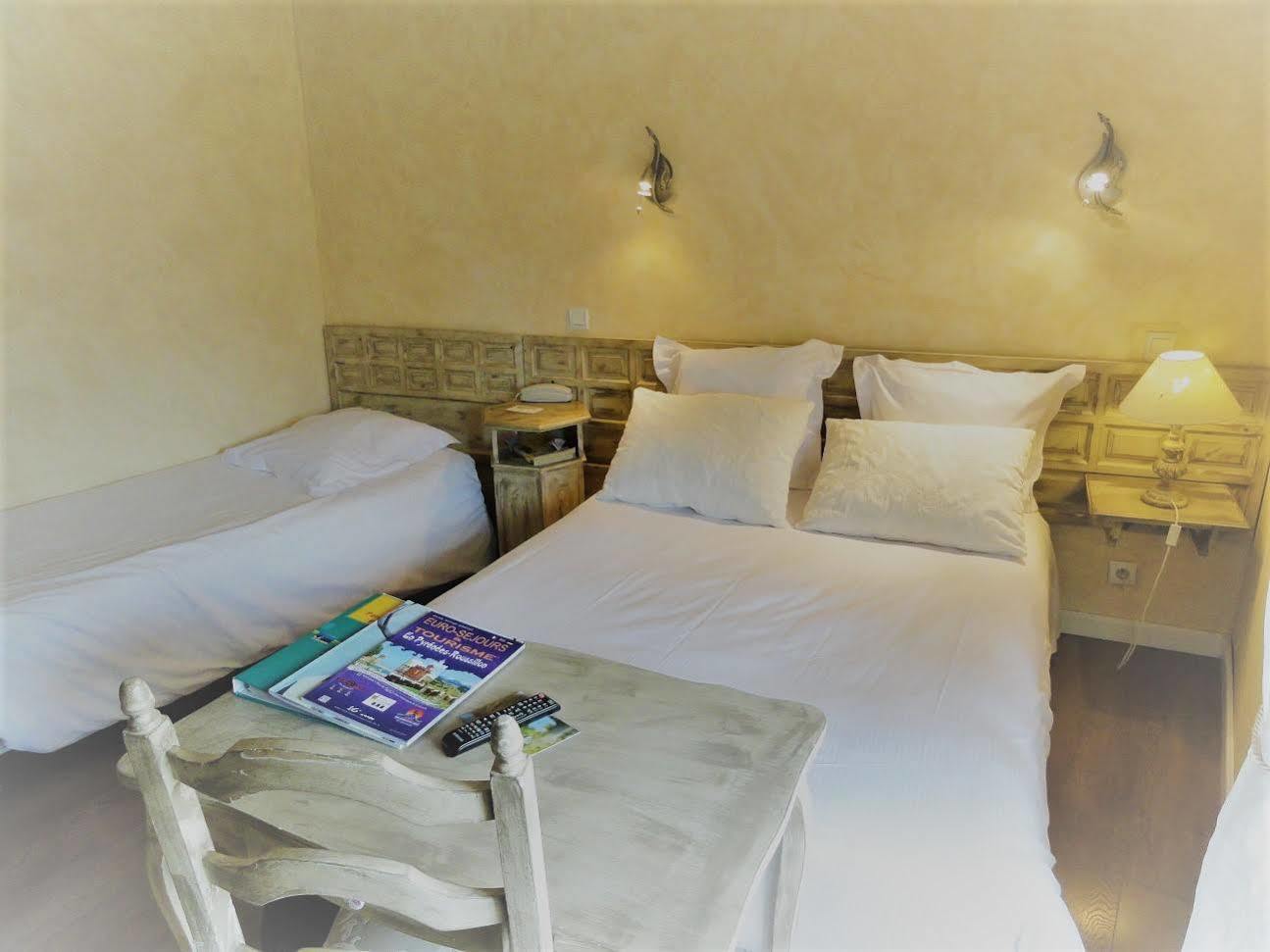 Logis Hotel Restaurant Planes Сайагуз Экстерьер фото